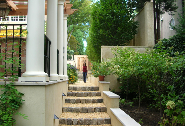 Close up of steps and terraces leading to the rear garden